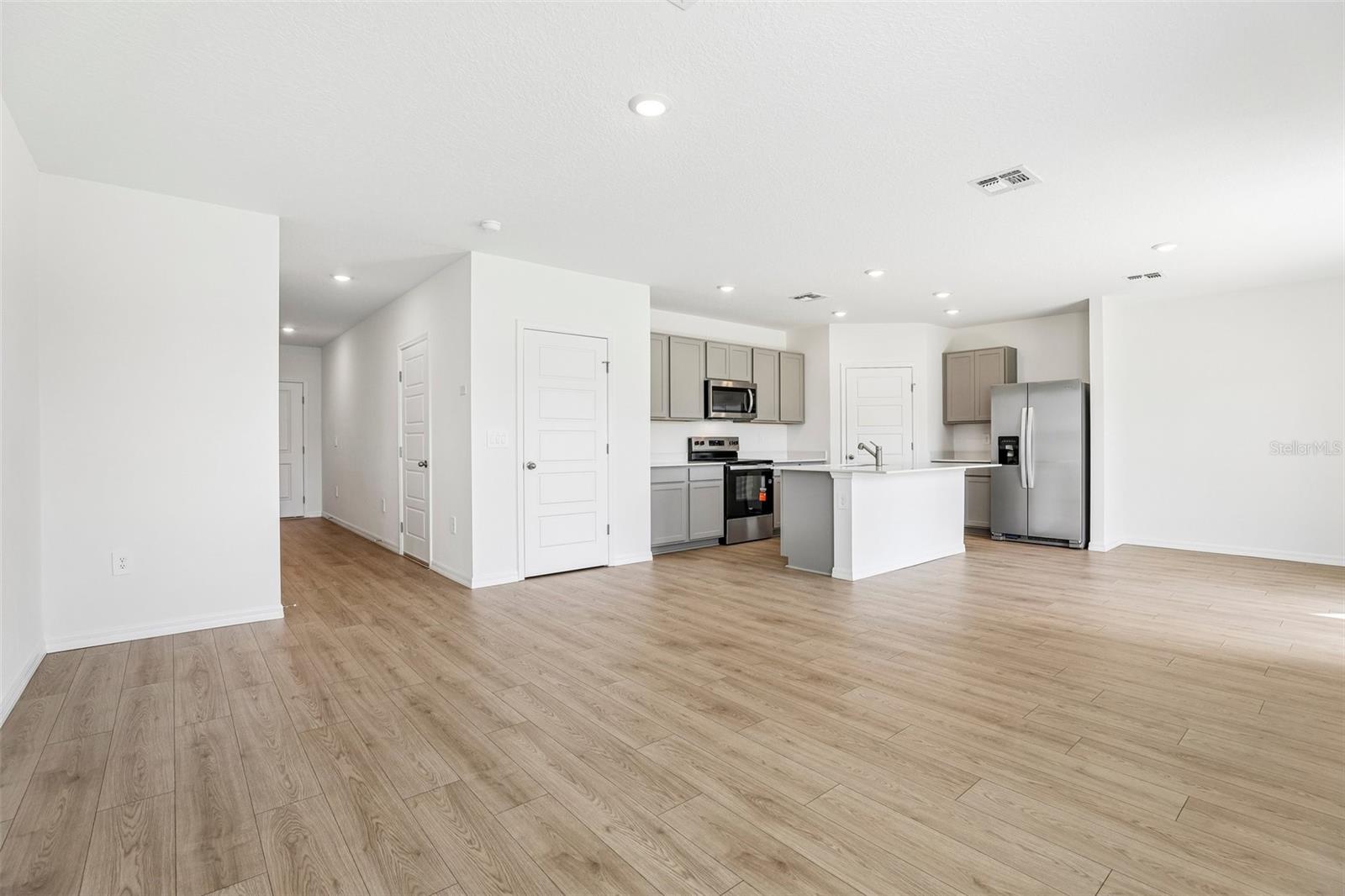 4763 ROLLING LAKE LANE, Davenport, FL 33837