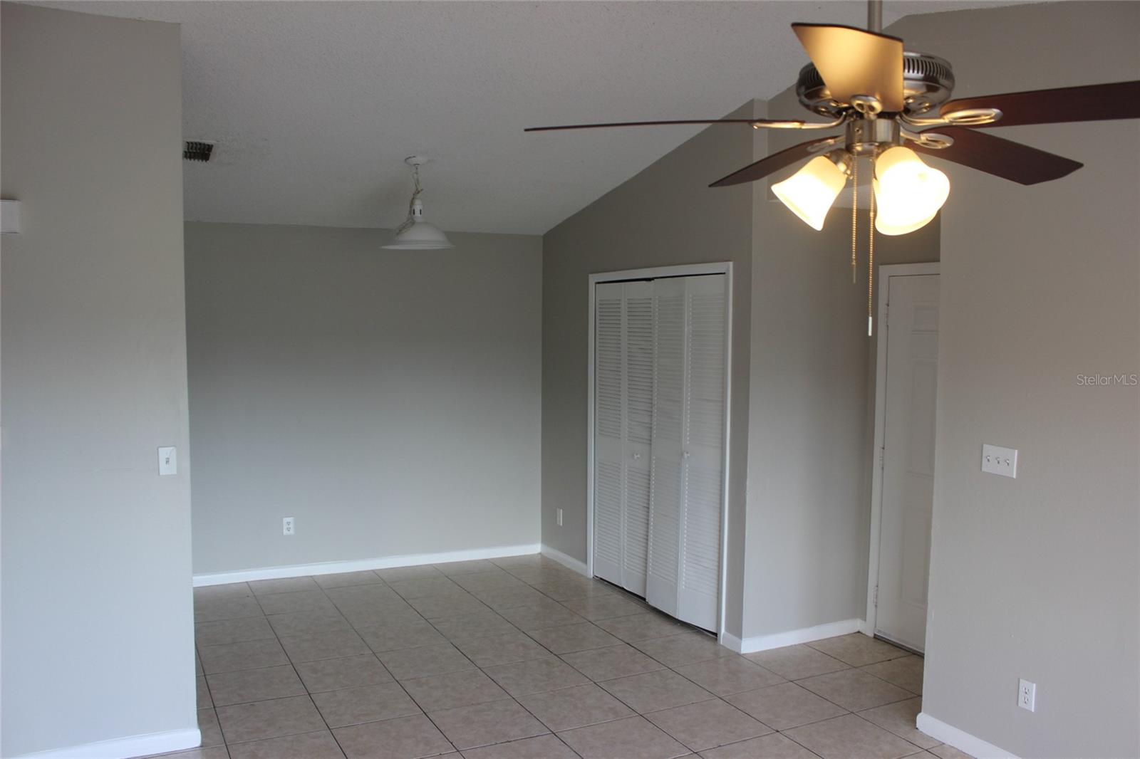 5231 VIA HACIENDA CIRCLE, #B218, Orlando, FL 32839 5231 VIA HACIENDA CIRCLE, #B218, Orlando, FL 32839