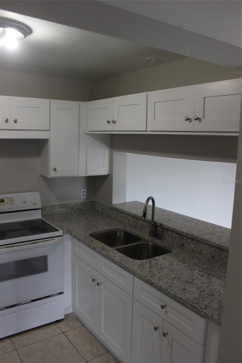 5231 VIA HACIENDA CIRCLE, #B218, Orlando, FL 32839