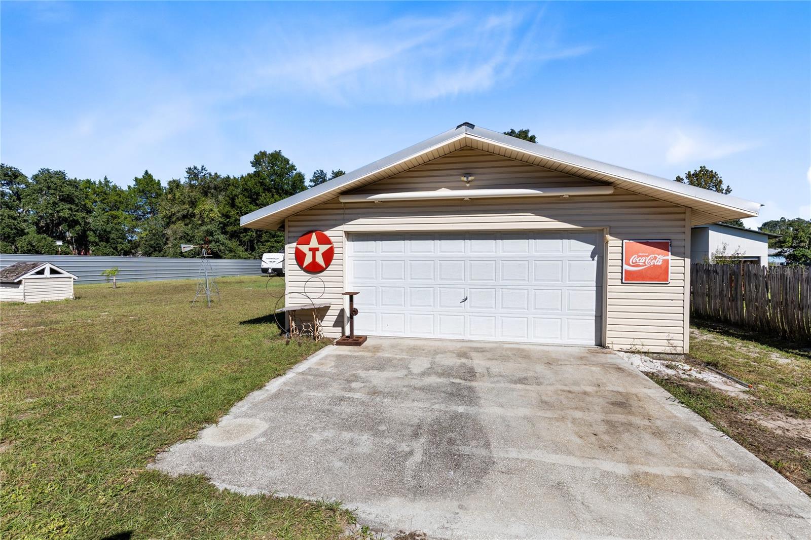 Detached garage.