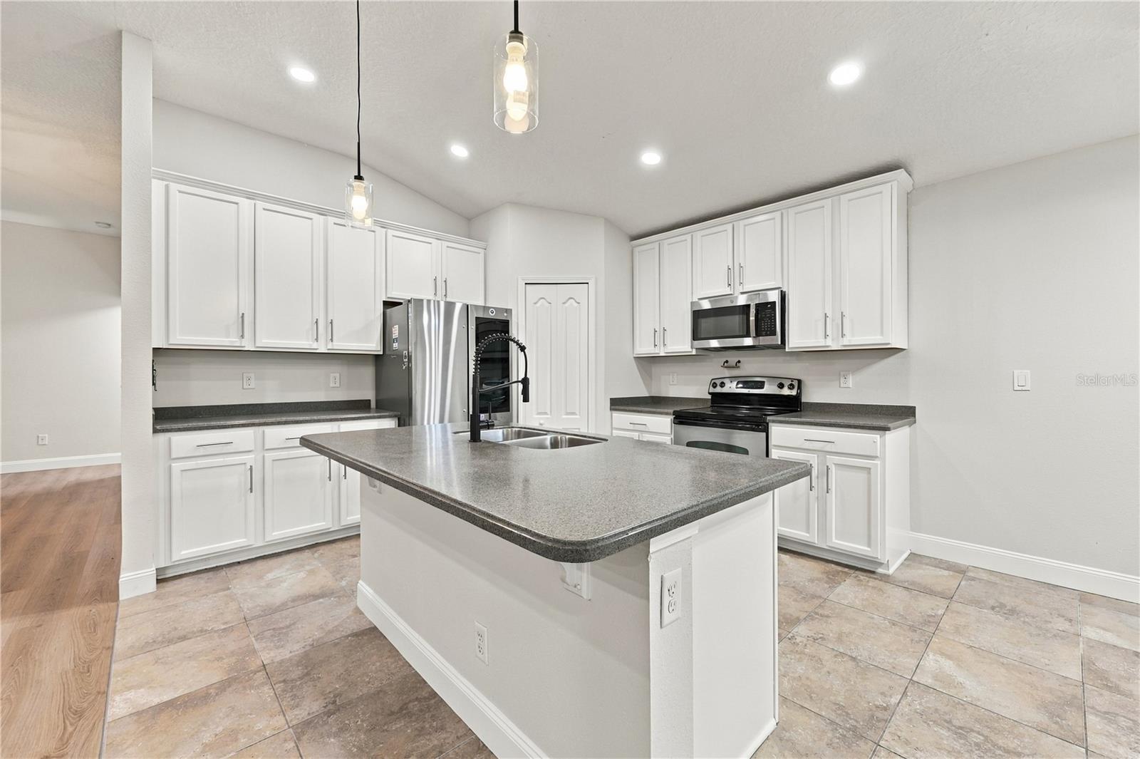 466 W NEW ENGLAND DRIVE, Elkton, FL 32033