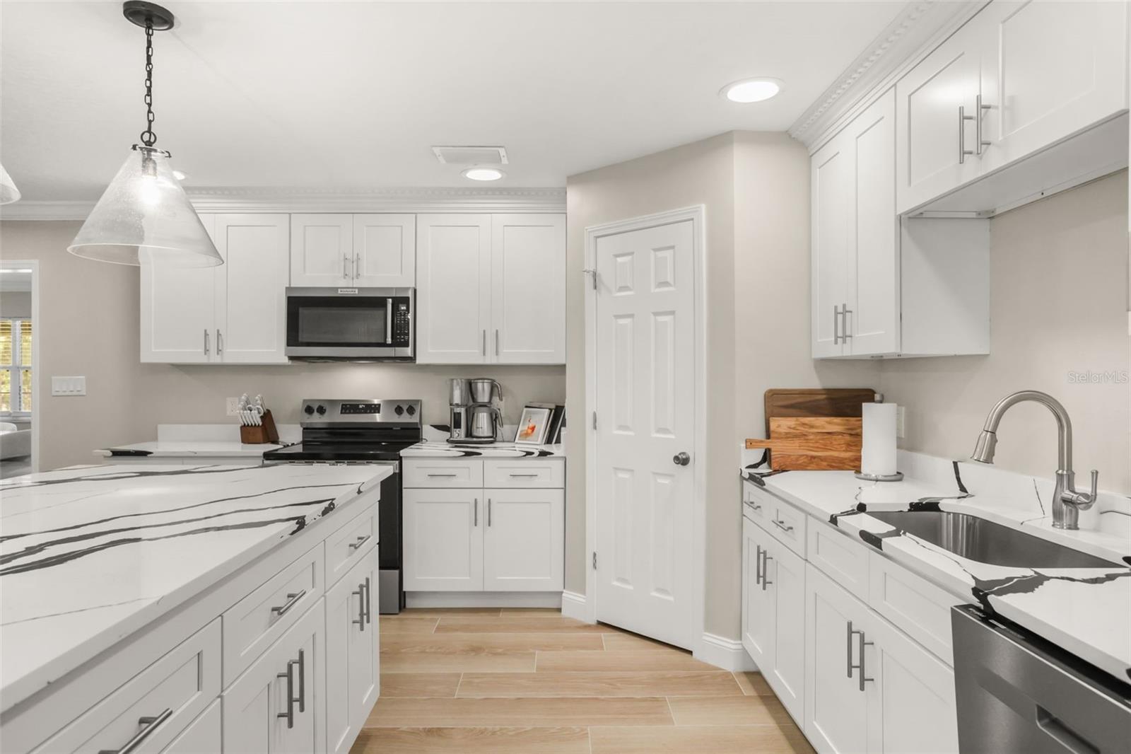 102 LINDA LANE, Lake Mary, FL 32746