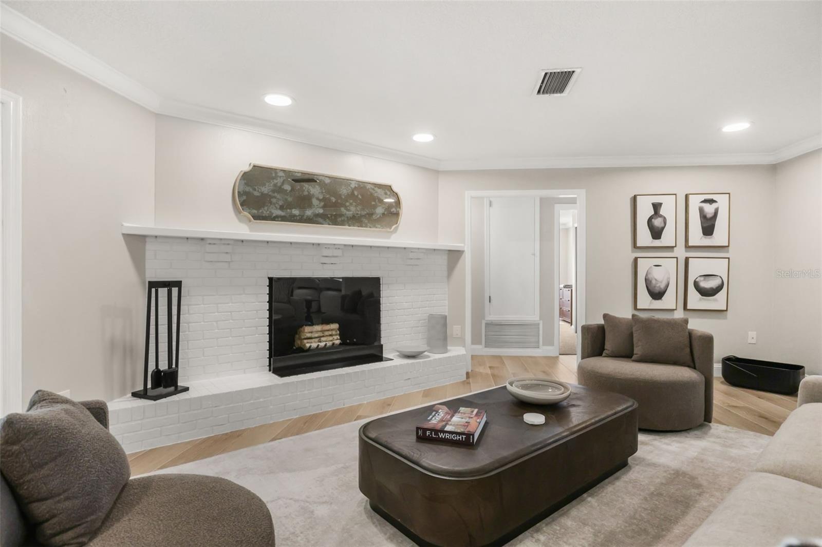 102 LINDA LANE, Lake Mary, FL 32746 102 LINDA LANE, Lake Mary, FL 32746