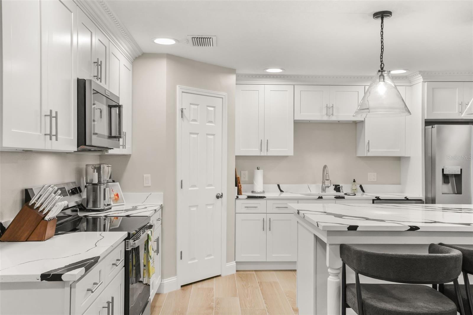 102 LINDA LANE, Lake Mary, FL 32746
