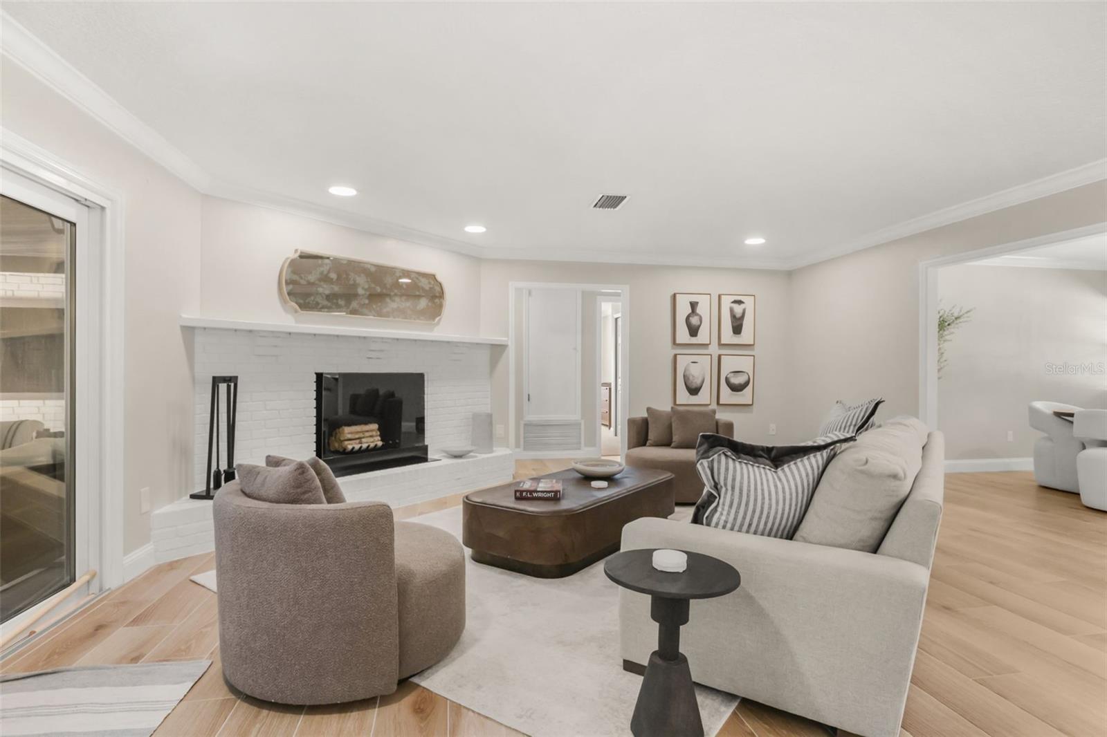 102 LINDA LANE, Lake Mary, FL 32746 102 LINDA LANE, Lake Mary, FL 32746
