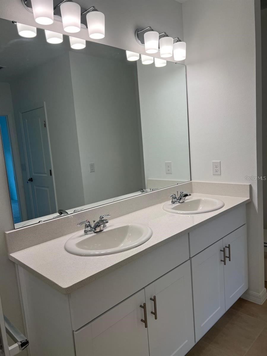 4737 BABYS BREATH PLACE, Haines City, FL 33844