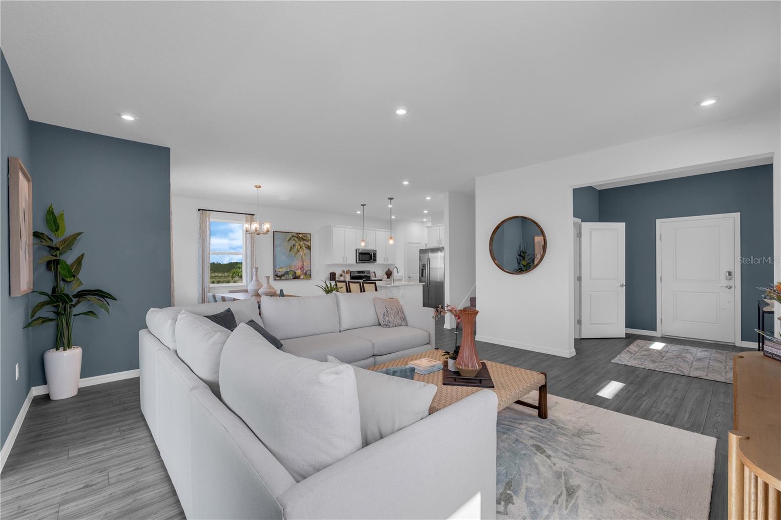 1098 CLAY BOULEVARD, Tavares, FL 32778