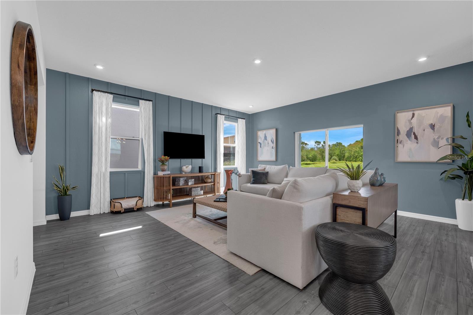 1098 CLAY BOULEVARD, Tavares, FL 32778
