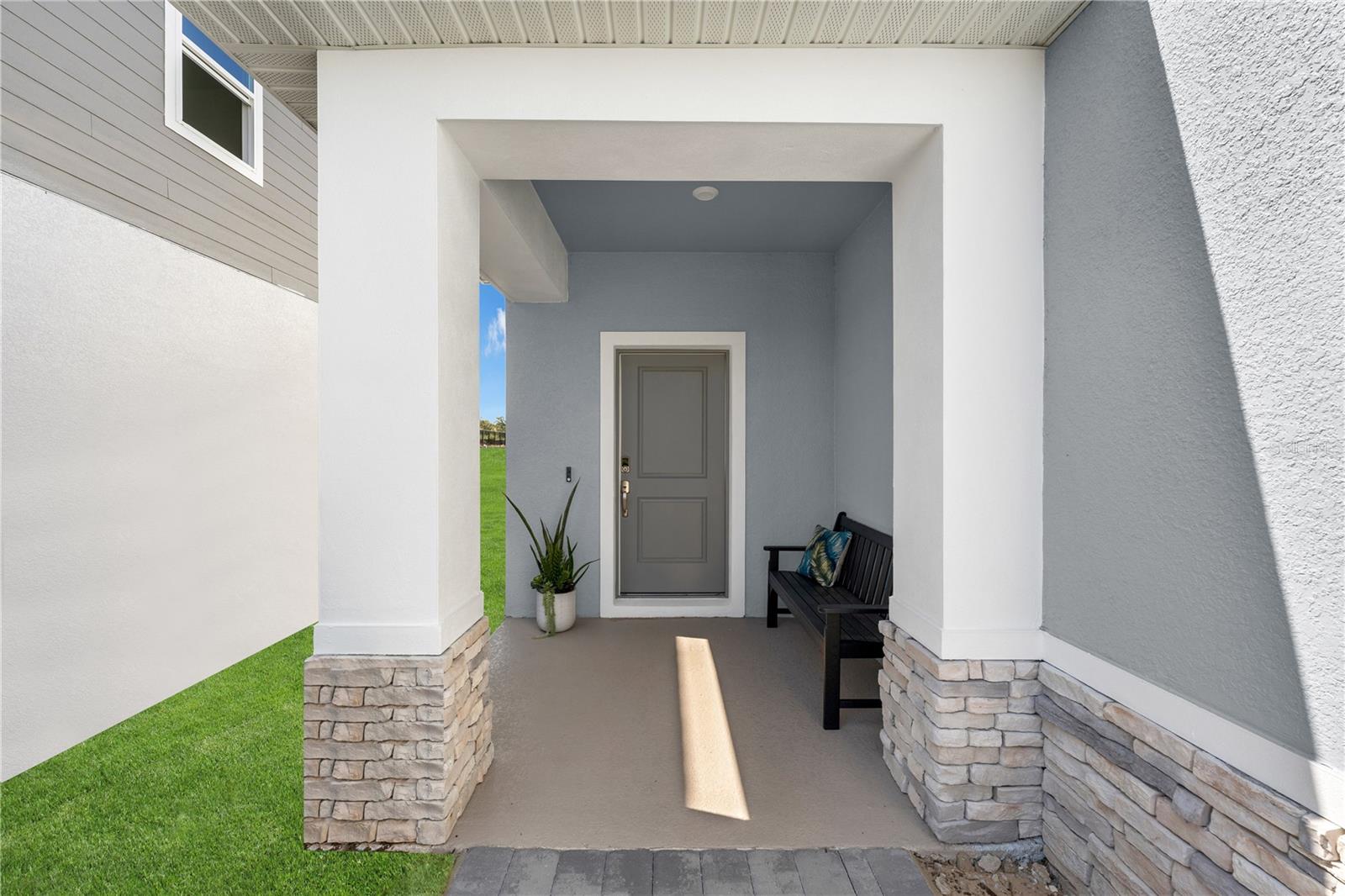 1098 CLAY BOULEVARD, Tavares, FL 32778