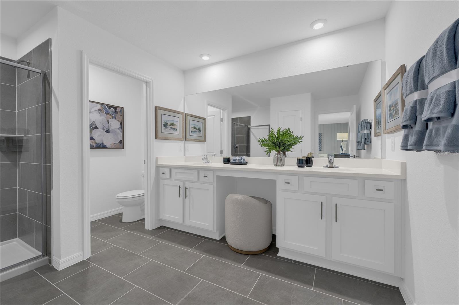1098 CLAY BOULEVARD, Tavares, FL 32778