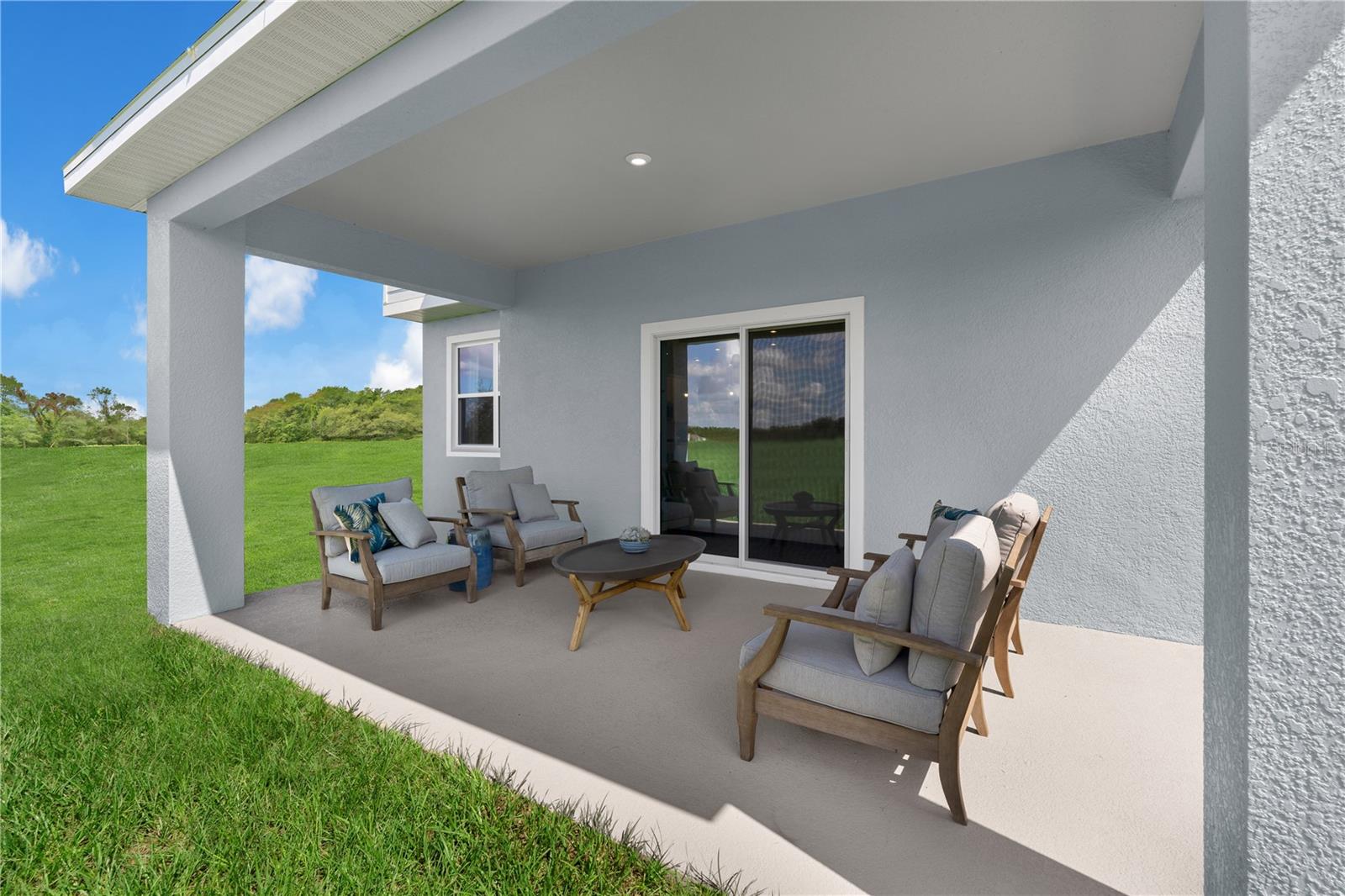 1098 CLAY BOULEVARD, Tavares, FL 32778