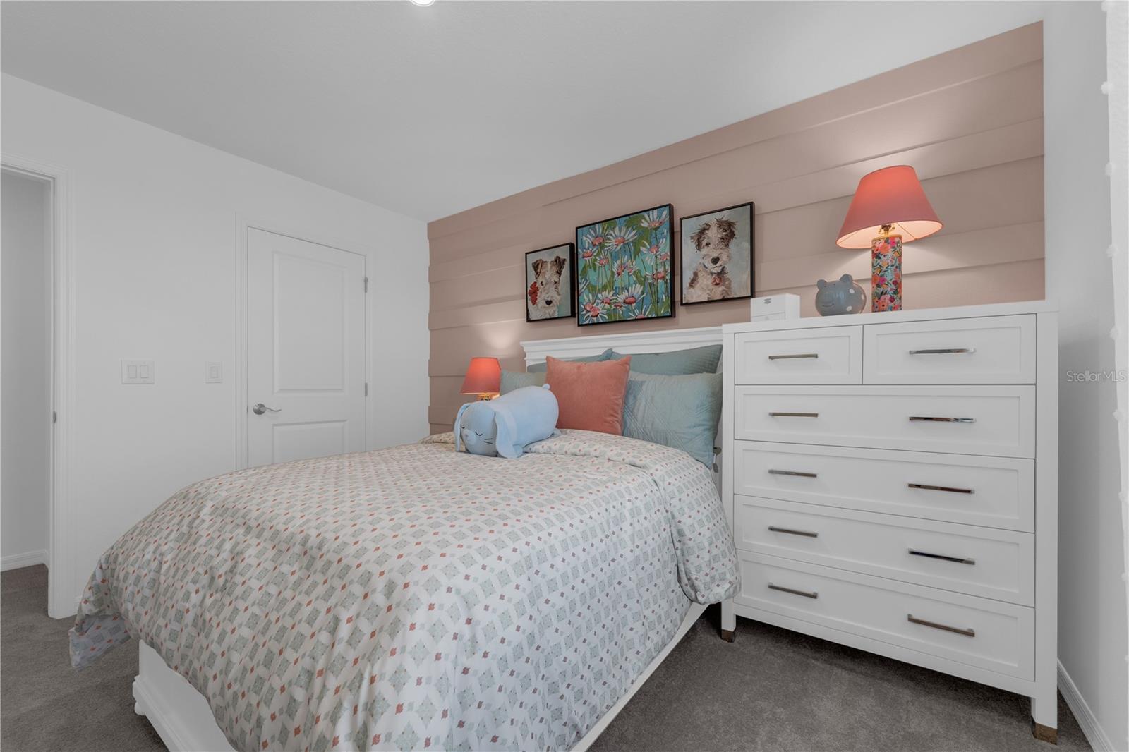 1098 CLAY BOULEVARD, Tavares, FL 32778