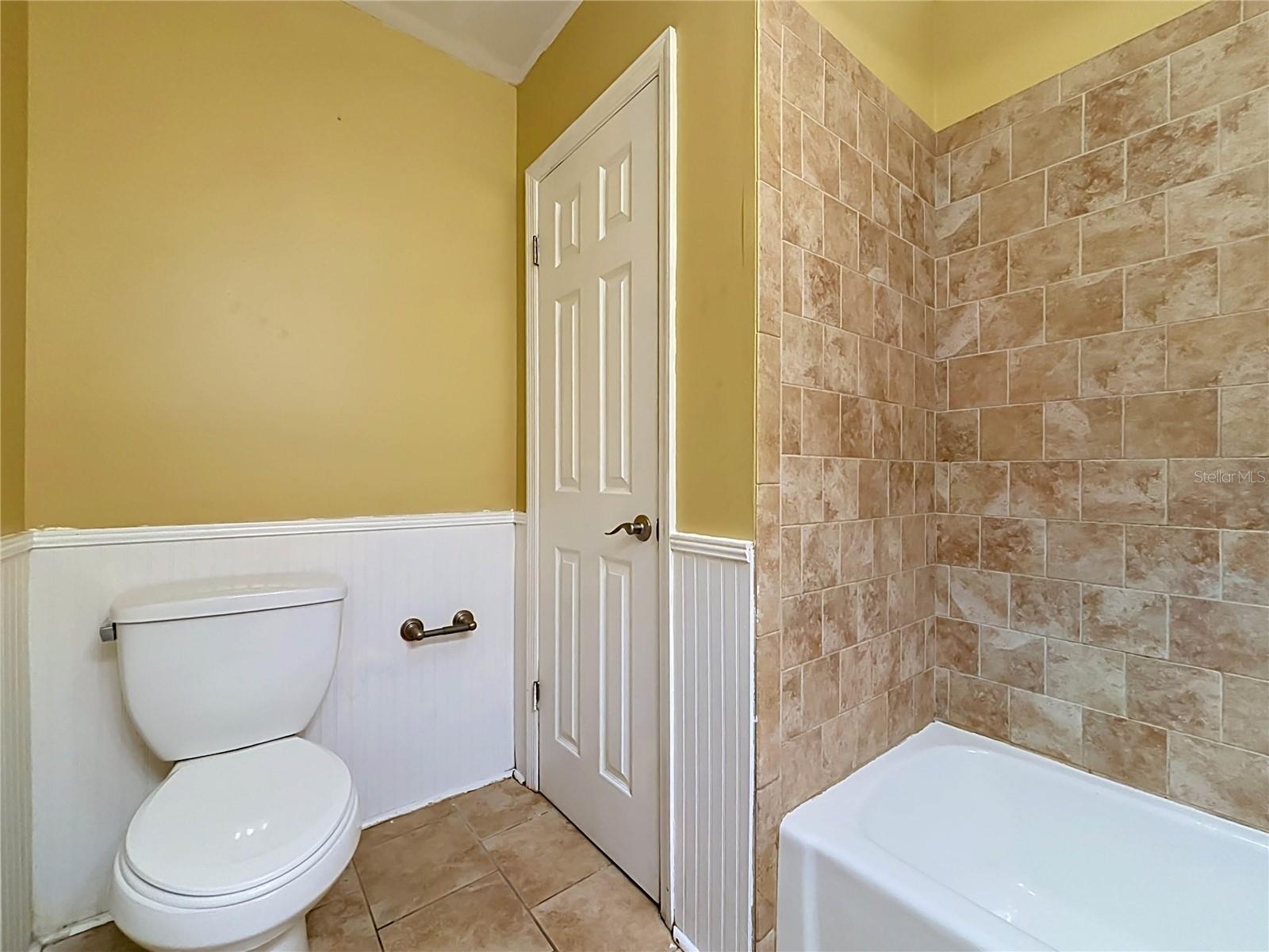 3427 LAKEVIEW DRIVE, Winter Haven, FL 33884