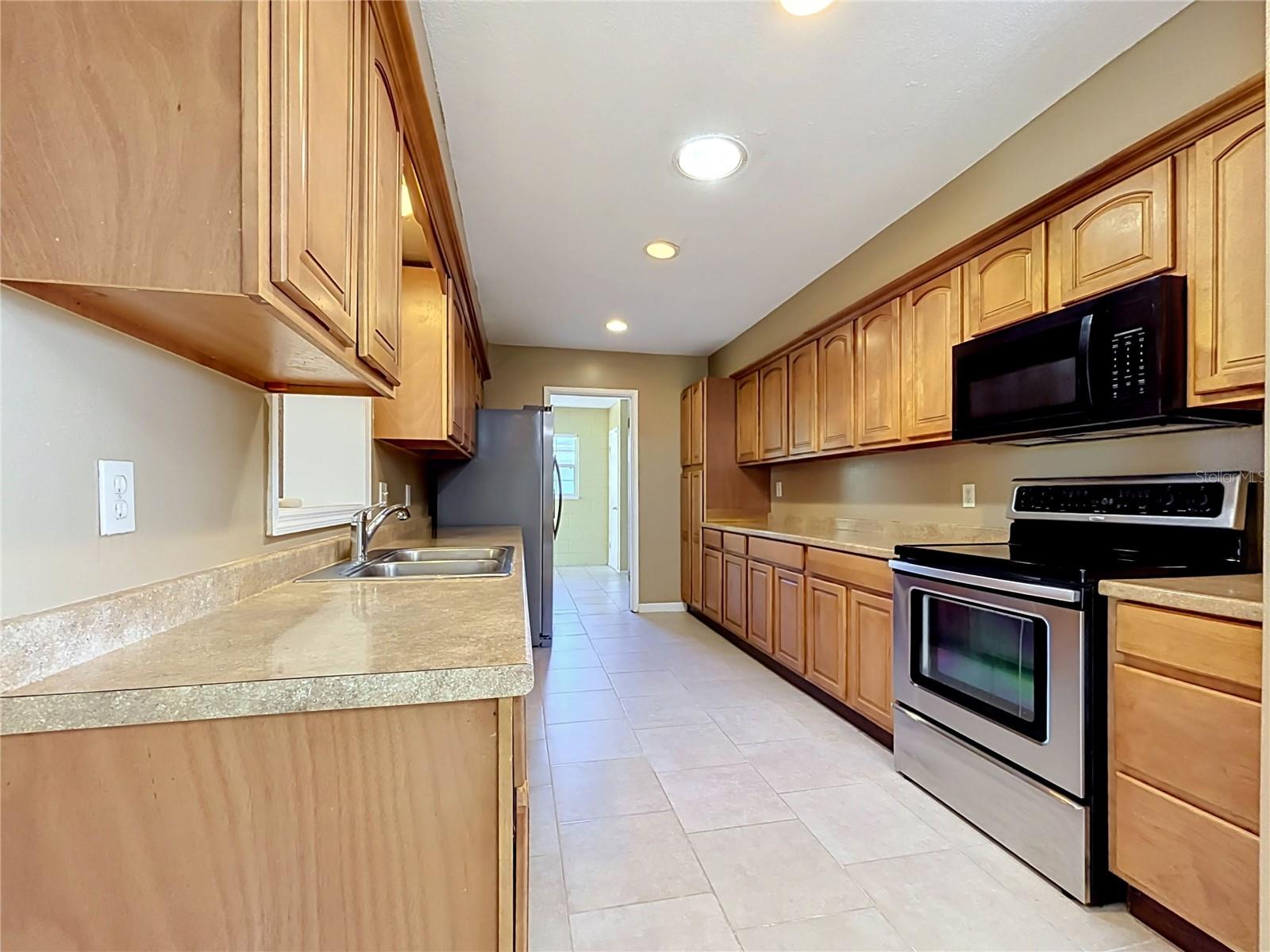 3427 LAKEVIEW DRIVE, Winter Haven, FL 33884