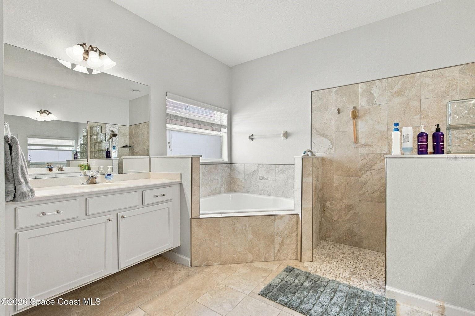 3482 CARAMBOLA CIRCLE, Melbourne, FL 32940 3482 CARAMBOLA CIRCLE, Melbourne, FL 32940