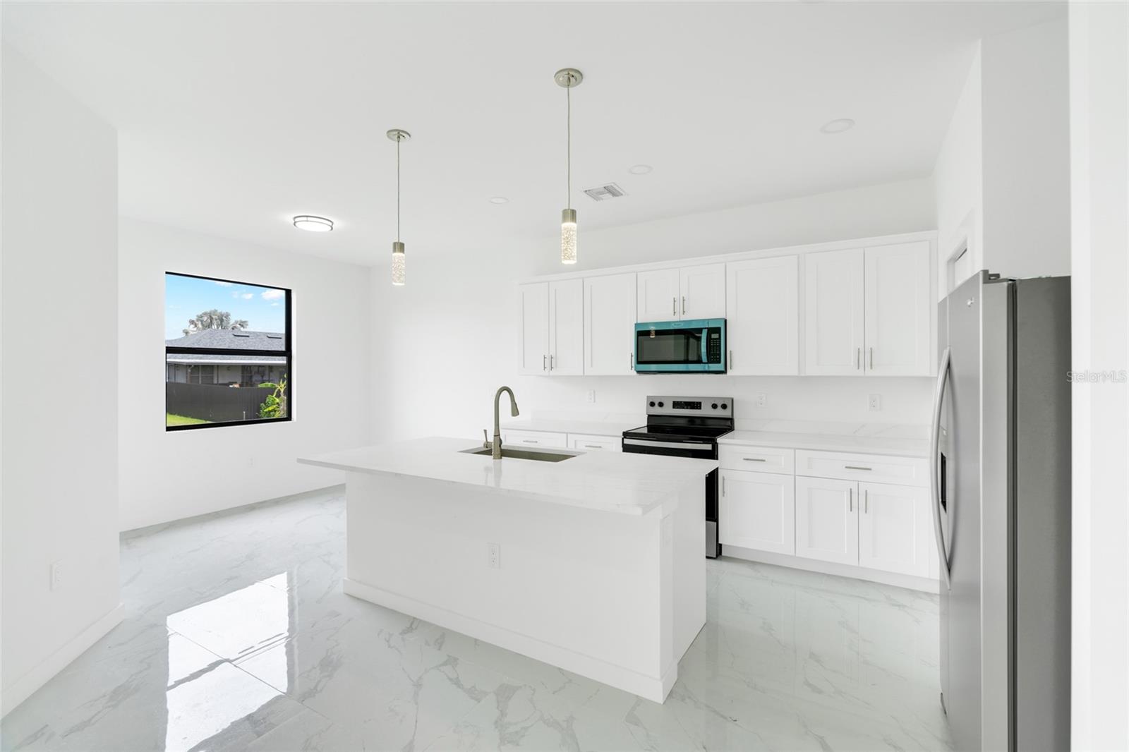 4626 ELAINE AVENUE N, Lehigh Acres, FL 33971