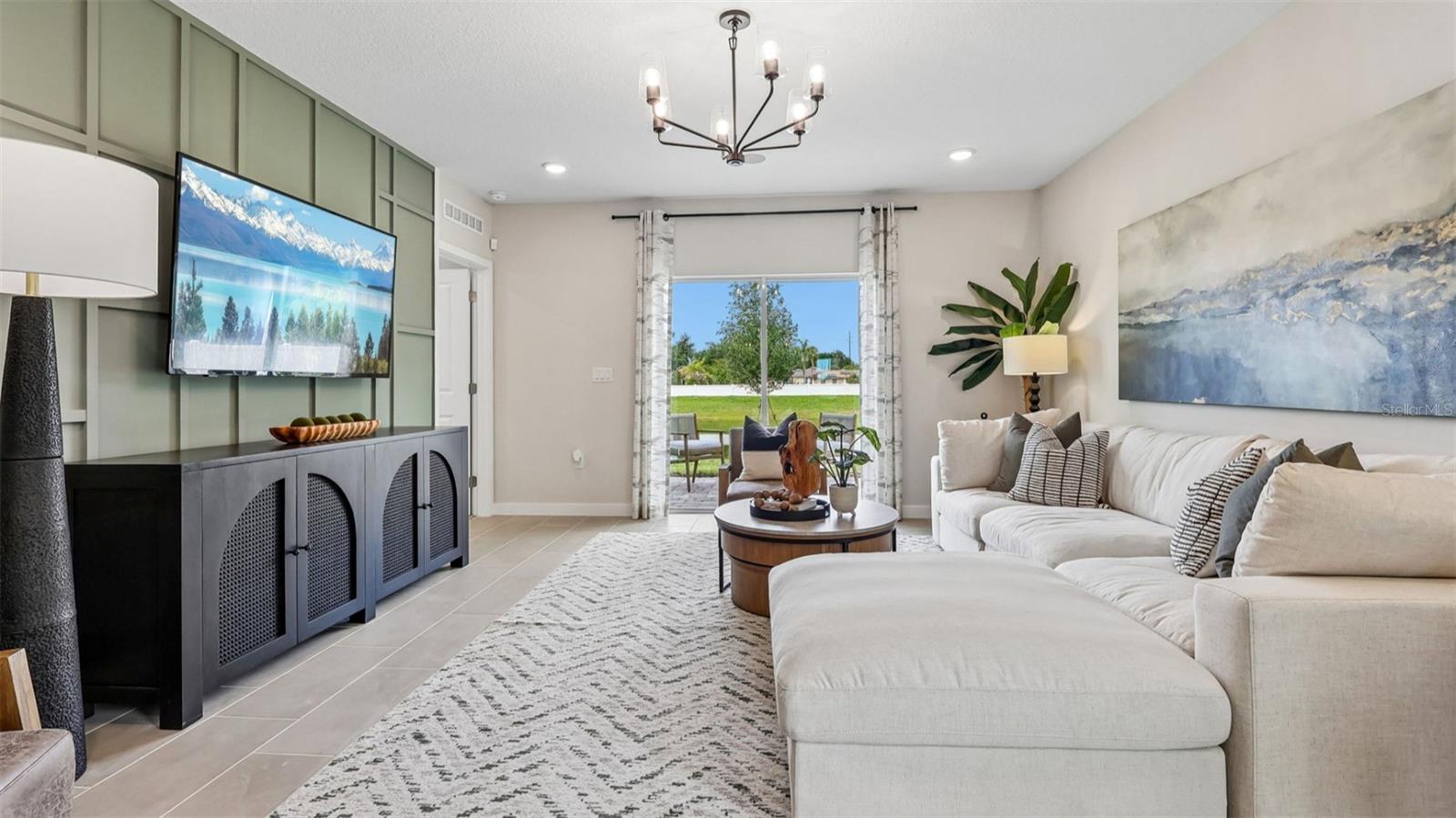 1956 DIAMOND HEAD CIRCLE, Lake Hamilton, FL 33851