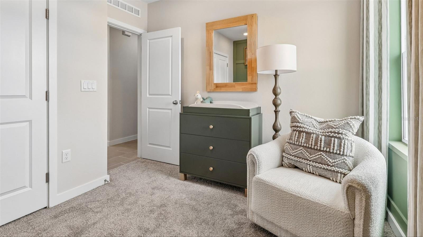 1956 DIAMOND HEAD CIRCLE, Lake Hamilton, FL 33851