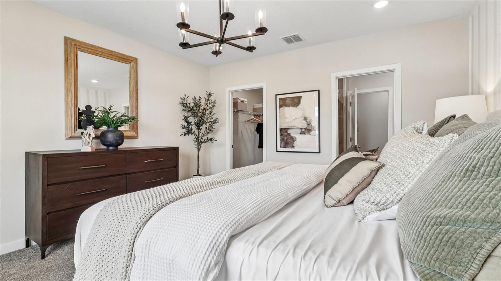 1956 DIAMOND HEAD CIRCLE, Lake Hamilton, FL 33851