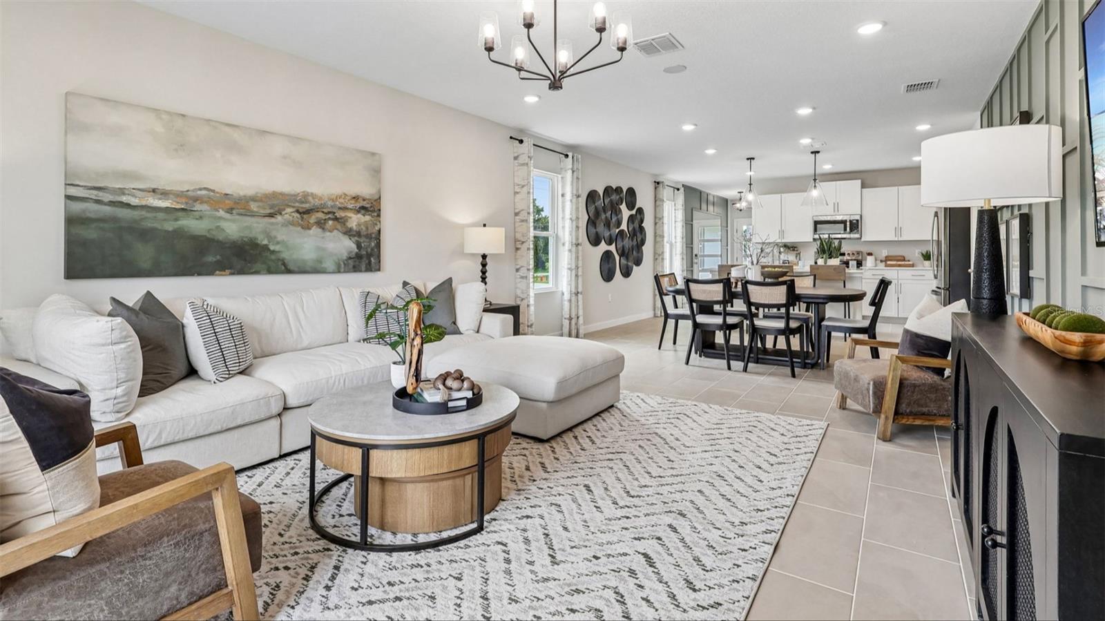 1956 DIAMOND HEAD CIRCLE, Lake Hamilton, FL 33851