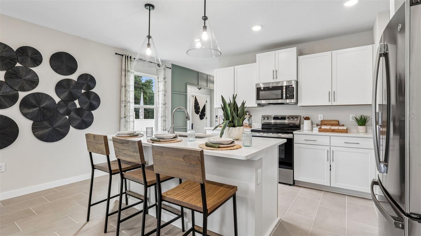 1956 DIAMOND HEAD CIRCLE, Lake Hamilton, FL 33851