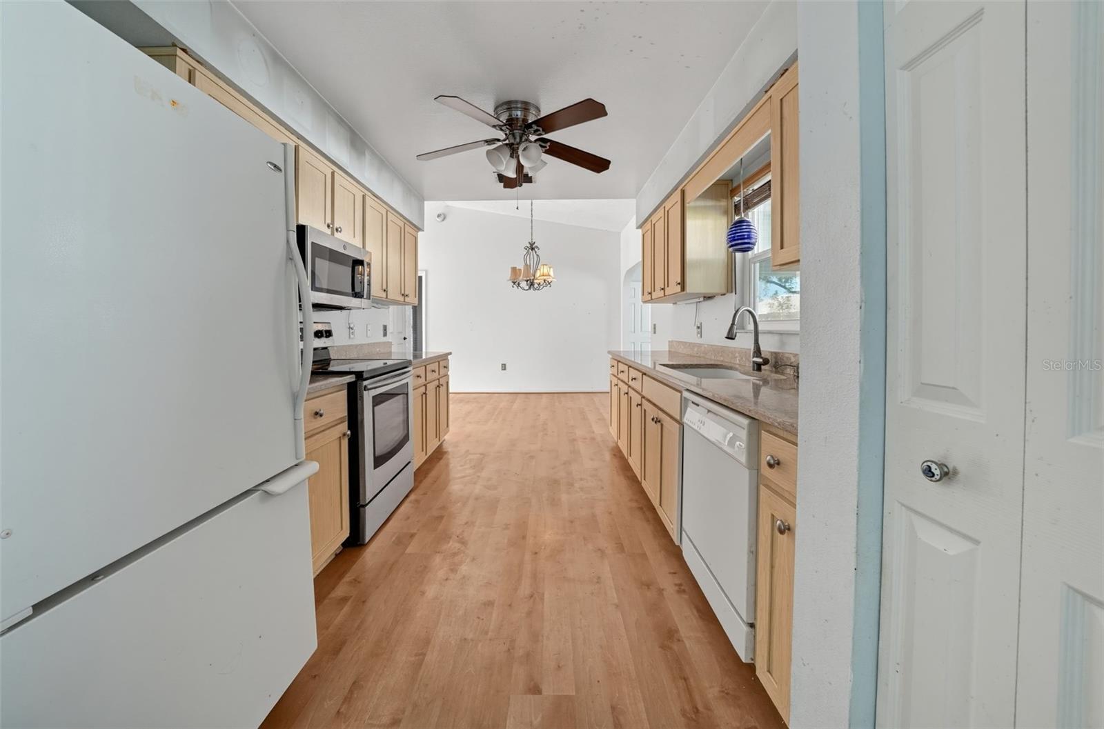 4851 COLONNADES CLUB BOULEVARD, Lakeland, FL 33811