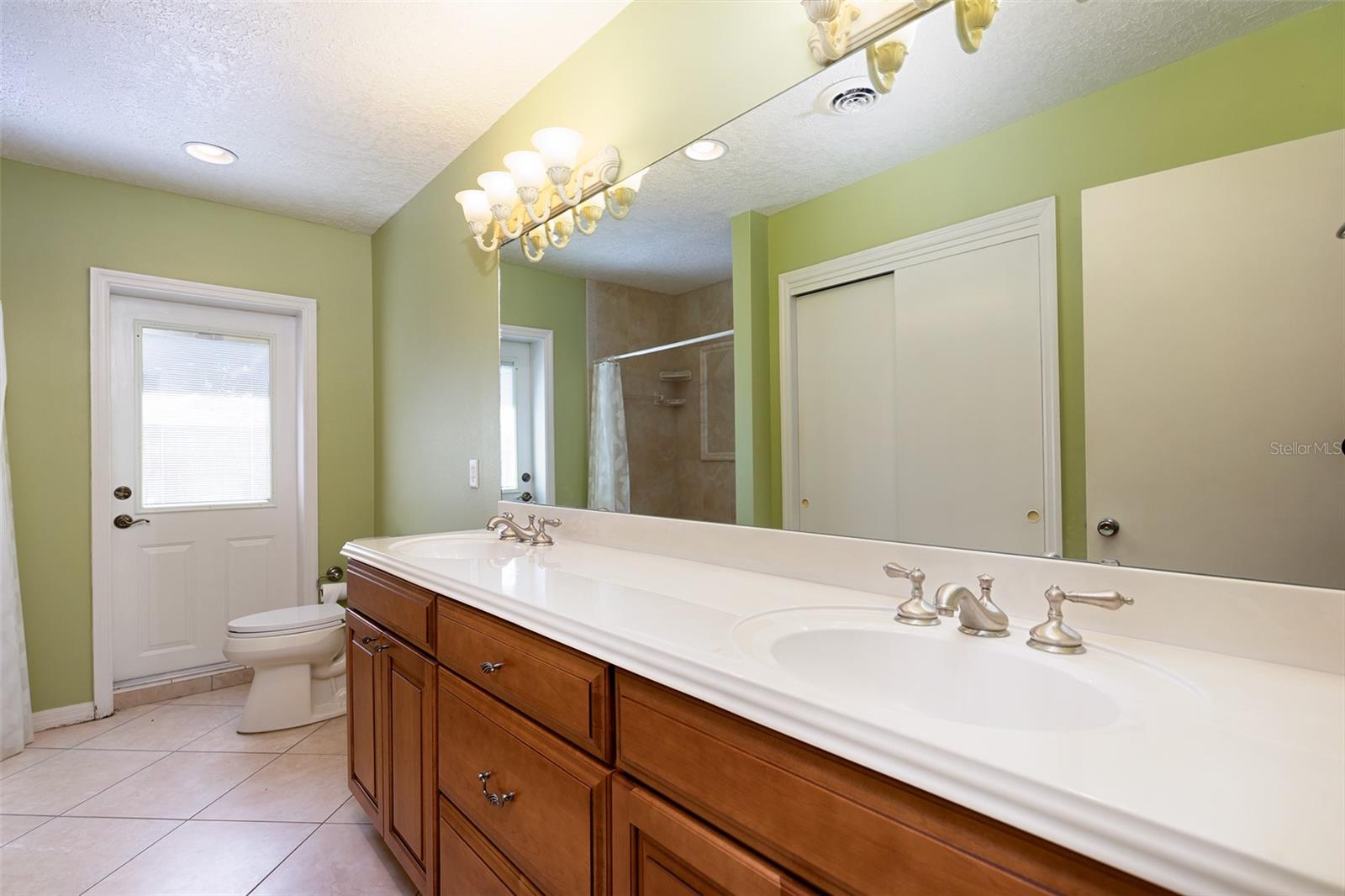 2nd Bathroom