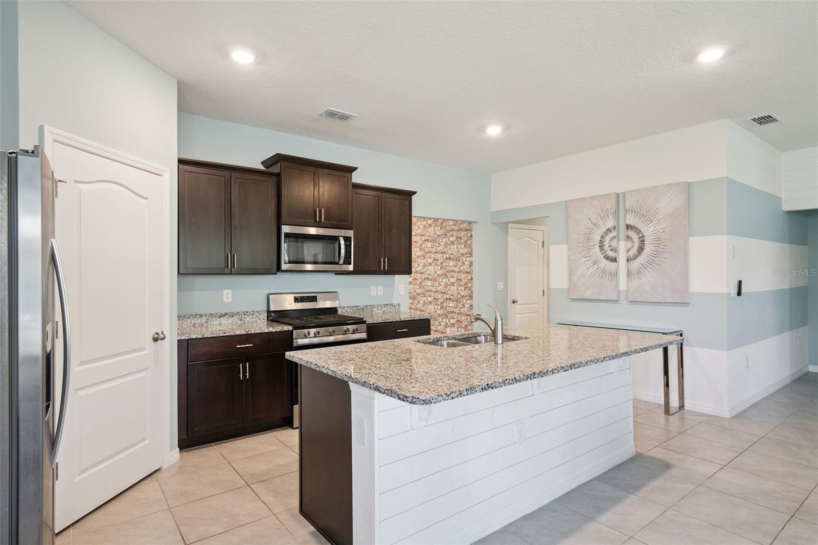 7646 OAKMOSS LOOP, Davenport, FL 33837
