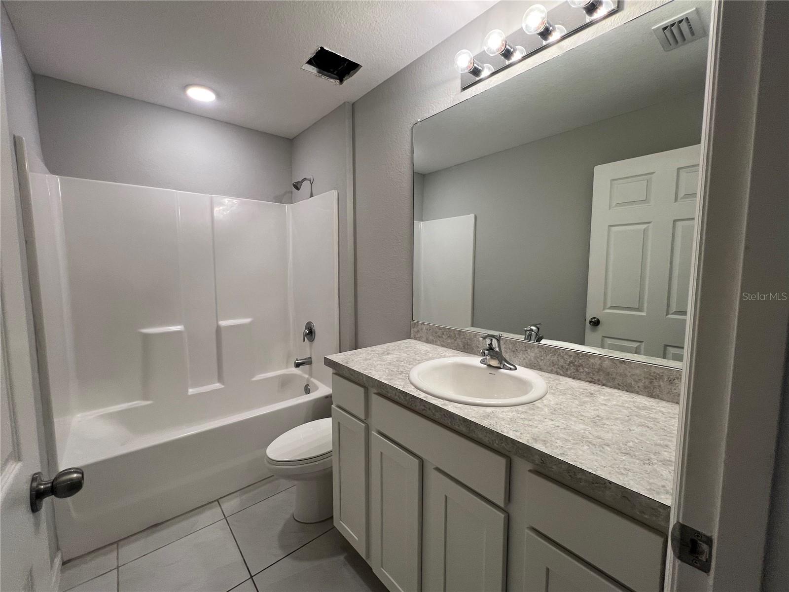 Guest bathroom.