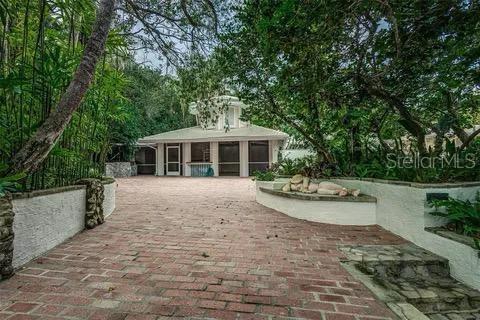 100 ISLAND WAY, Winter Haven, FL 33884