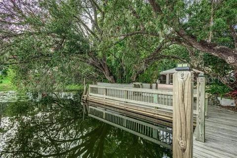100 ISLAND WAY, Winter Haven, FL 33884