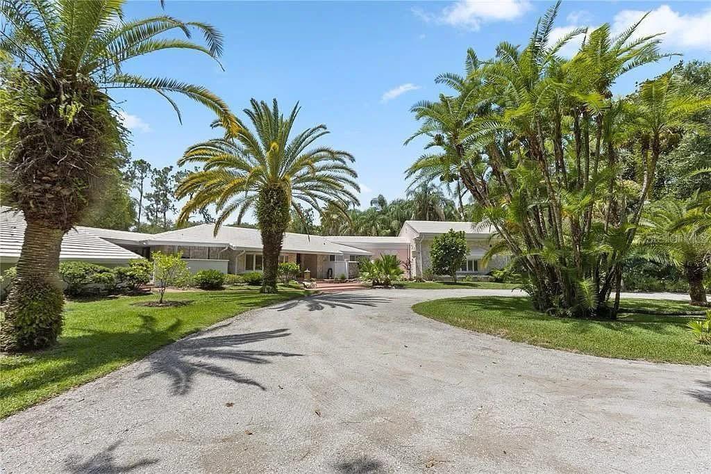 100 ISLAND WAY, Winter Haven, FL 33884 100 ISLAND WAY, Winter Haven, FL 33884