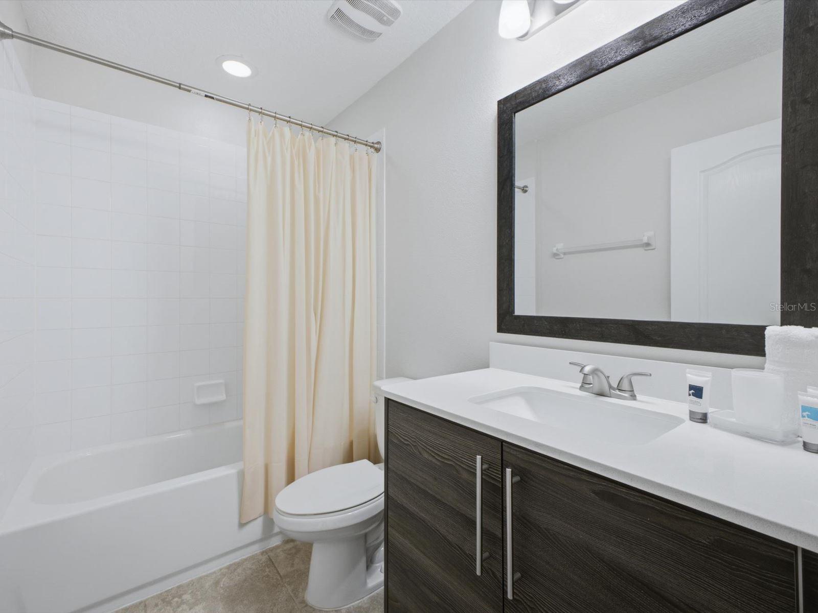 Upstairs ensuite bathroom 3