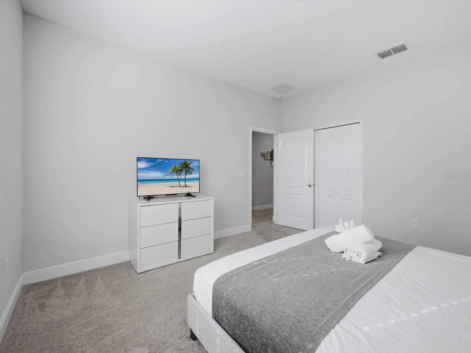 Downstairs ensuite bedroom 1