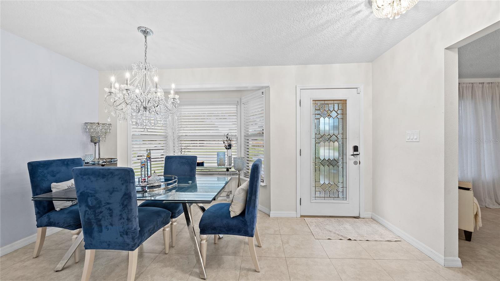 Foyer/ Formal Dining