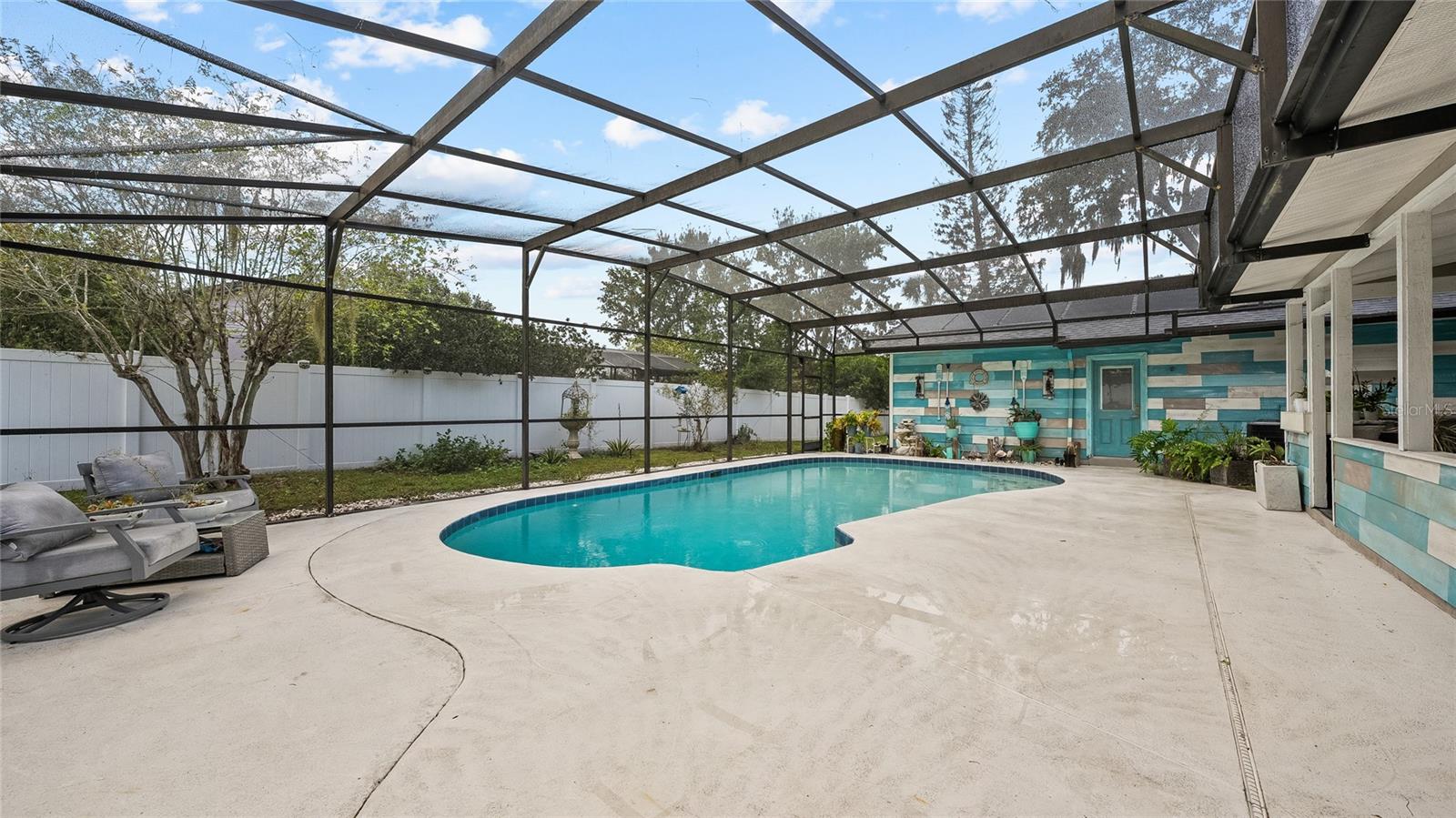 Pool w/ Pool Enclosure