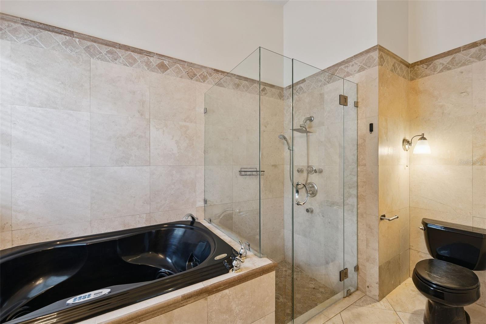 En-suite bathroom in primary bedroom
