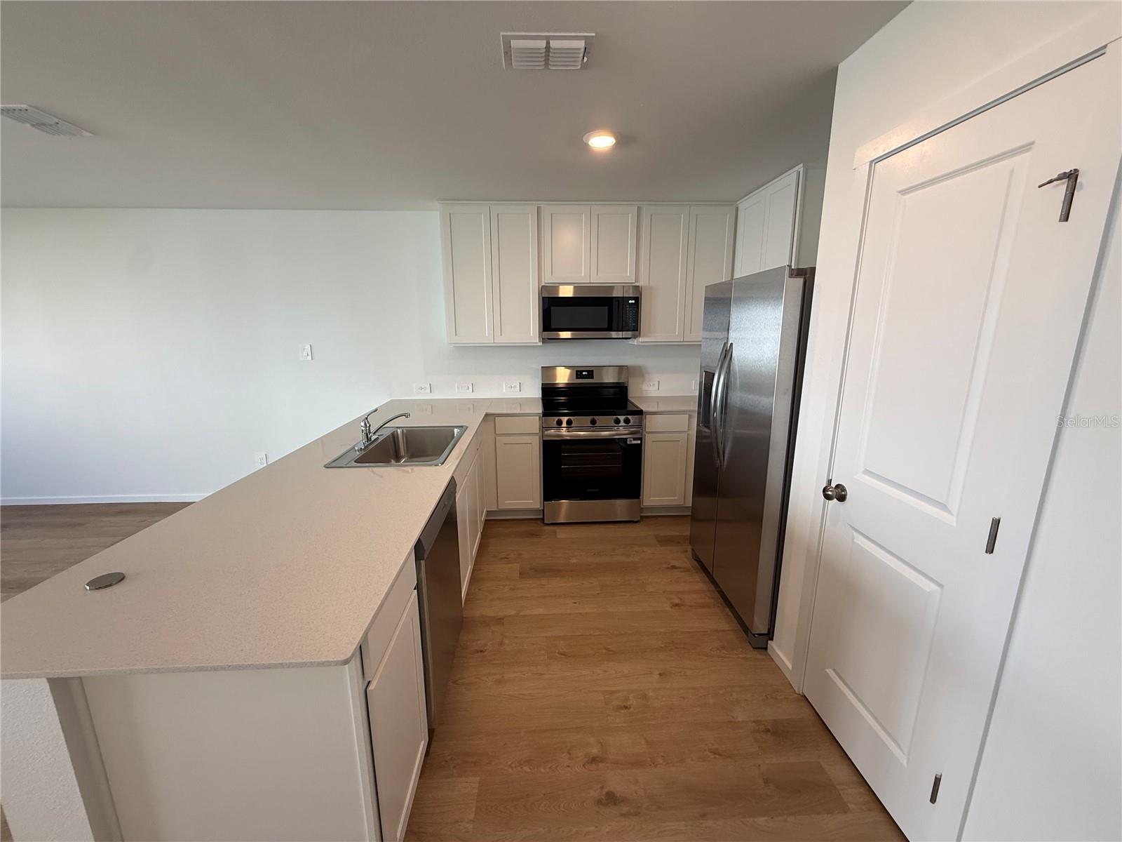 1060 TWINS STREET, Davenport, FL 33837