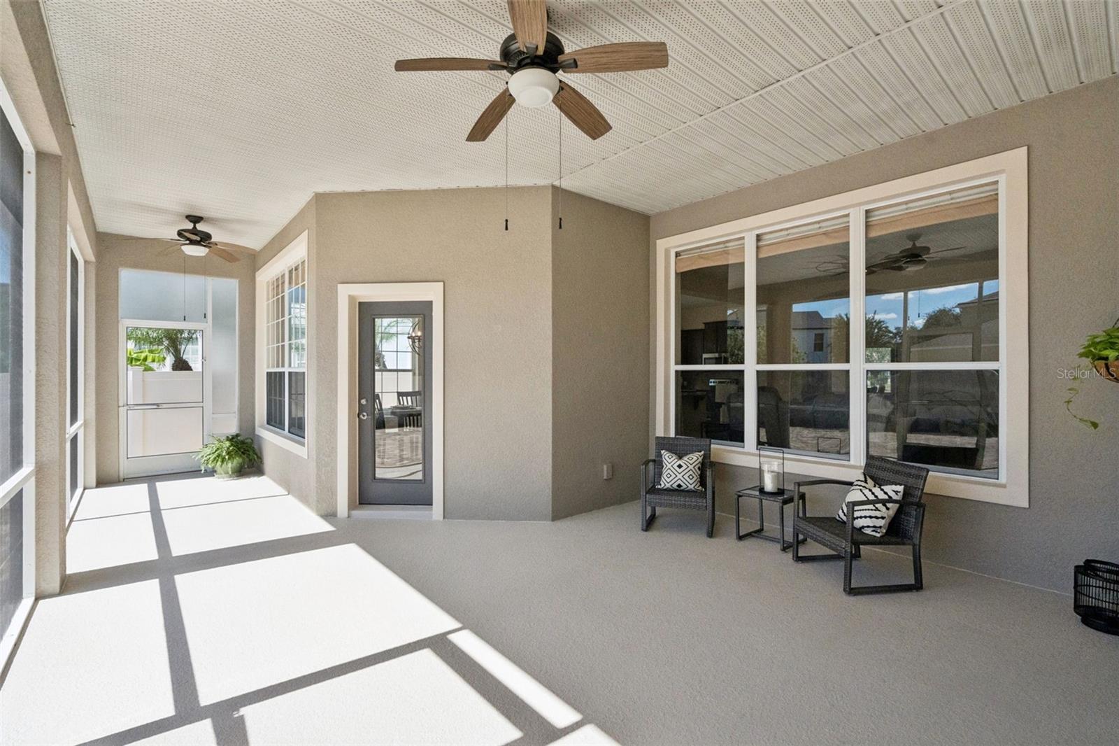 Rear Covered & Screened in Porch
