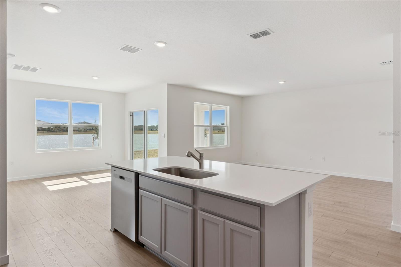 5043 NICKERBEAN STREET, Apopka, FL 32712