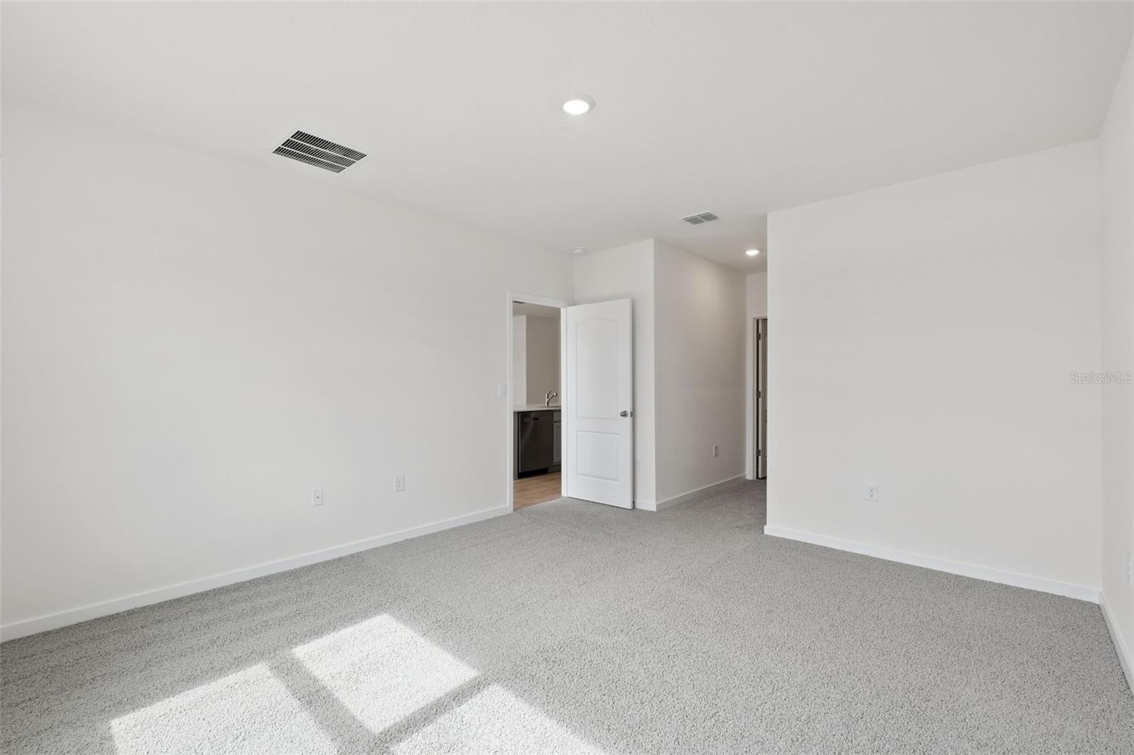 5043 NICKERBEAN STREET, Apopka, FL 32712