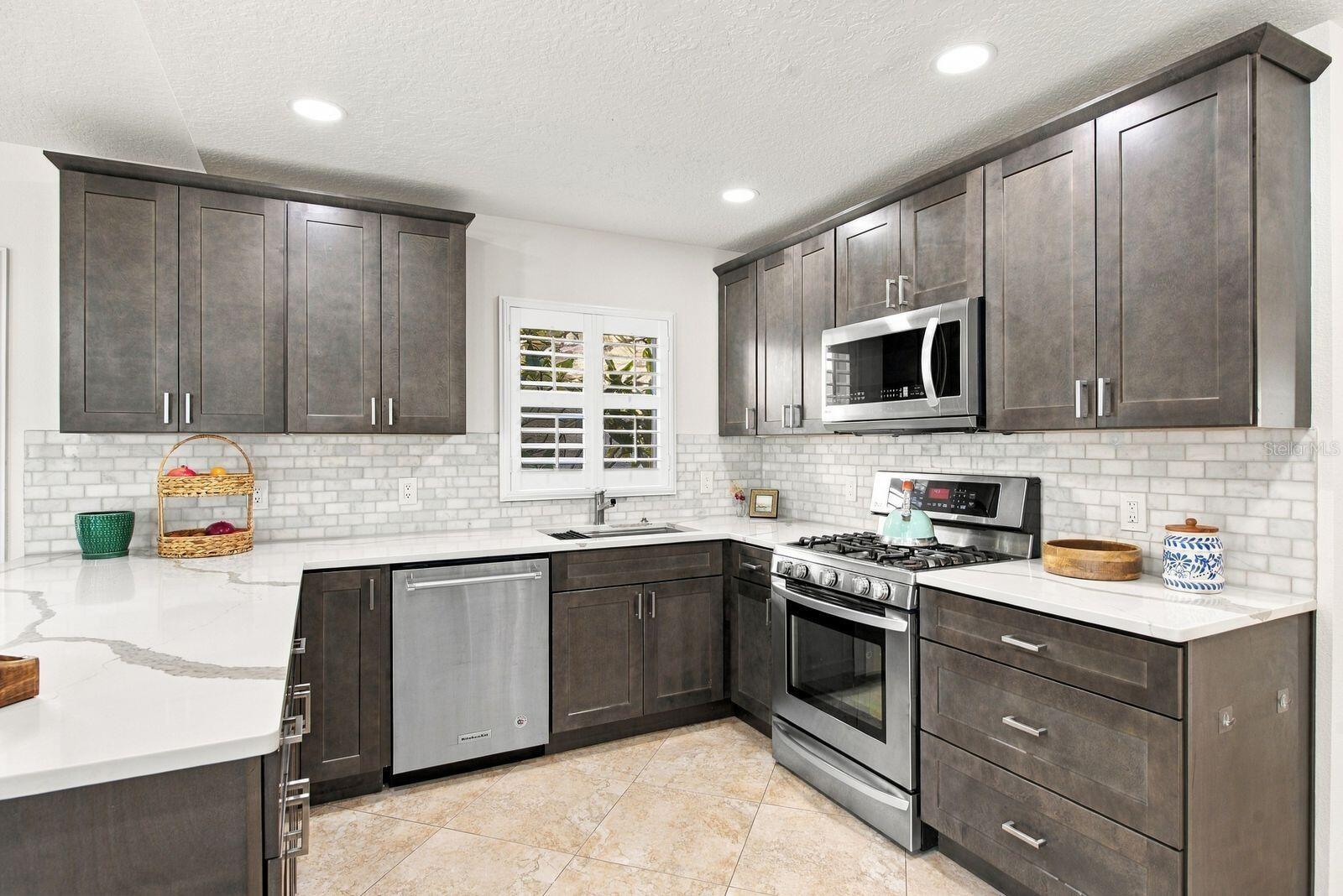 1261 SALT LAKE DRIVE, Tarpon Springs, FL 34689