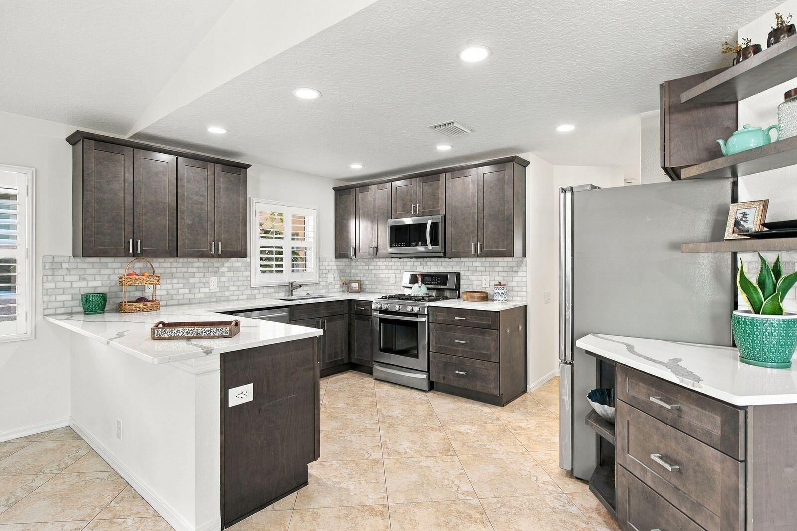 1261 SALT LAKE DRIVE, Tarpon Springs, FL 34689