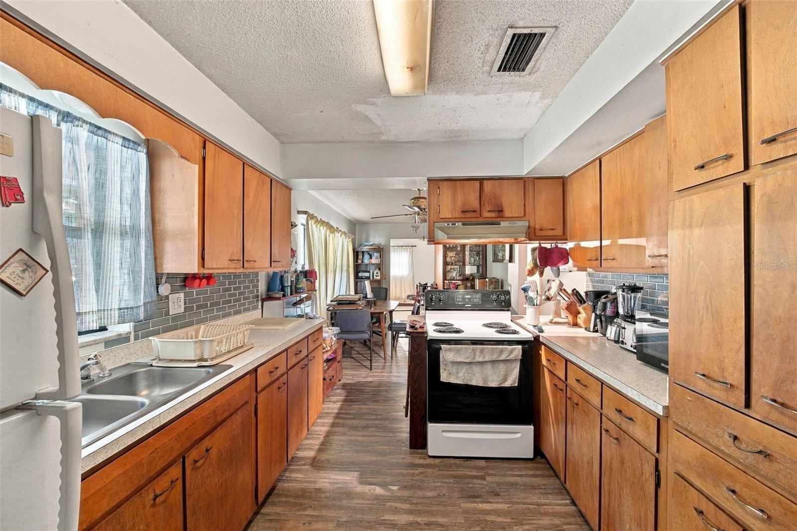900 NE 45TH PLACE, Ocala, FL 34479