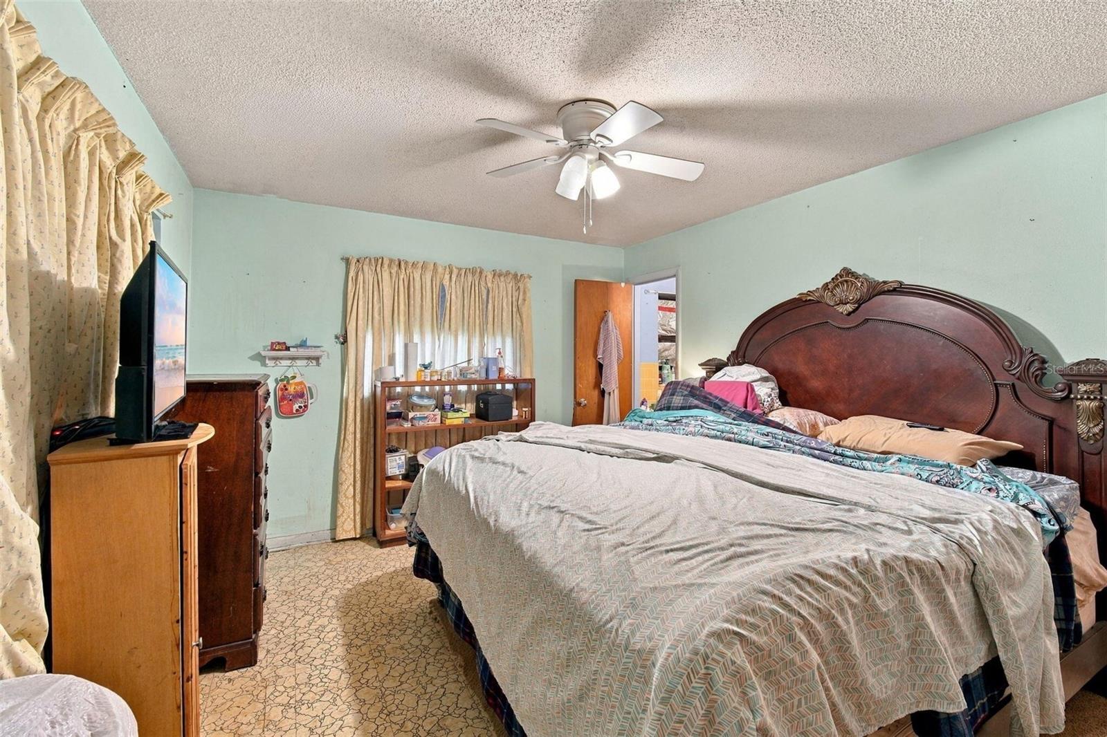 900 NE 45TH PLACE, Ocala, FL 34479