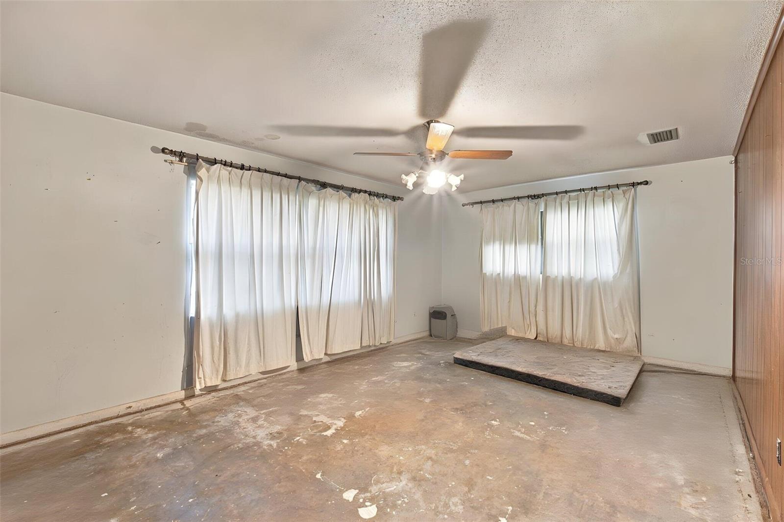 900 NE 45TH PLACE, Ocala, FL 34479