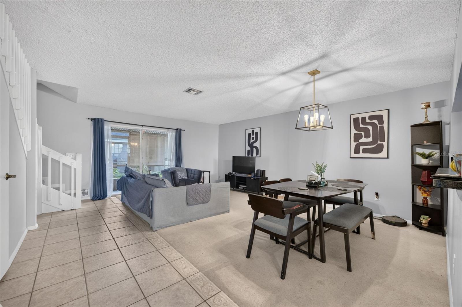 Lovely living/dining space with great flow. Lovely living/dining space with great flow.