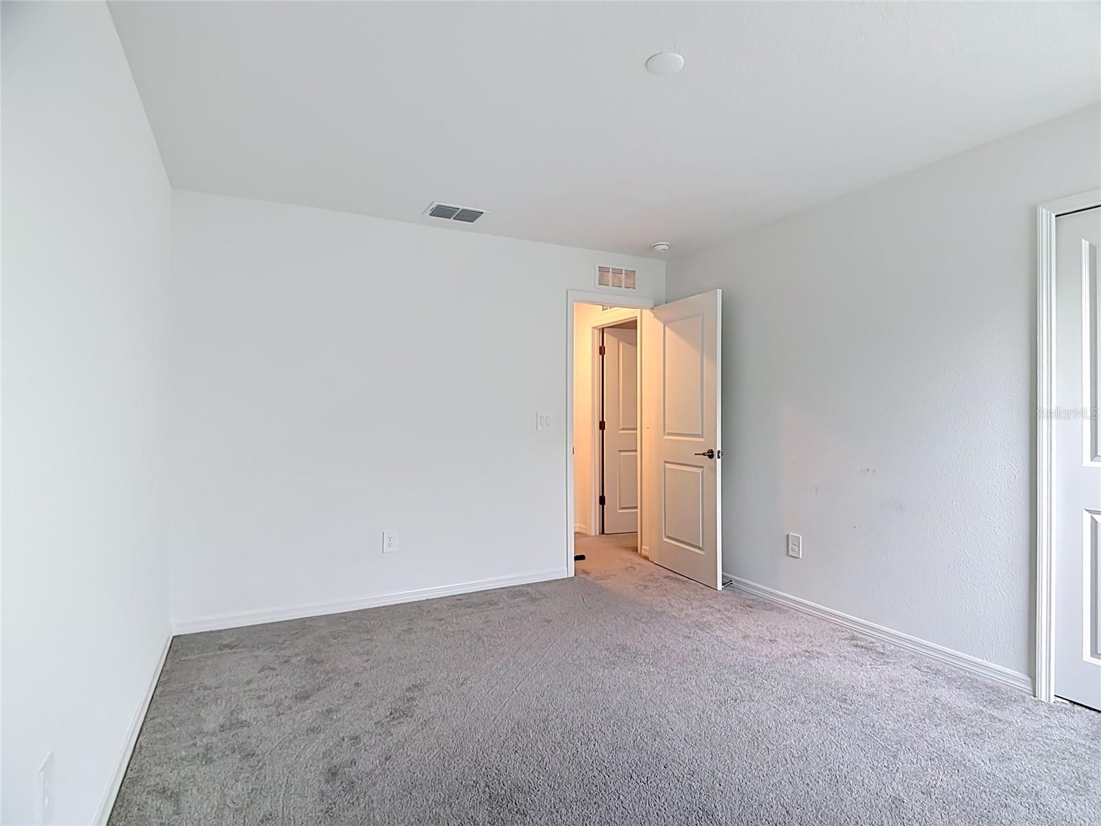 1633 RED LOOP, Lakeland, FL 33801