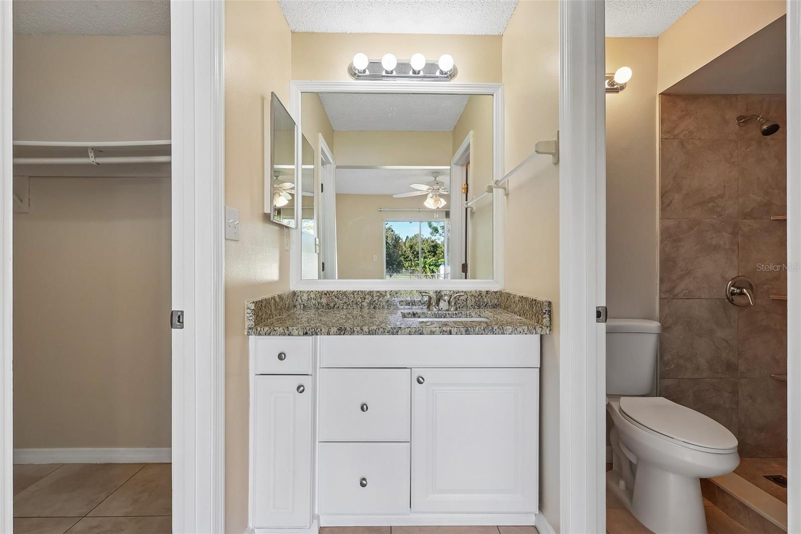 Primary en-suite bath.