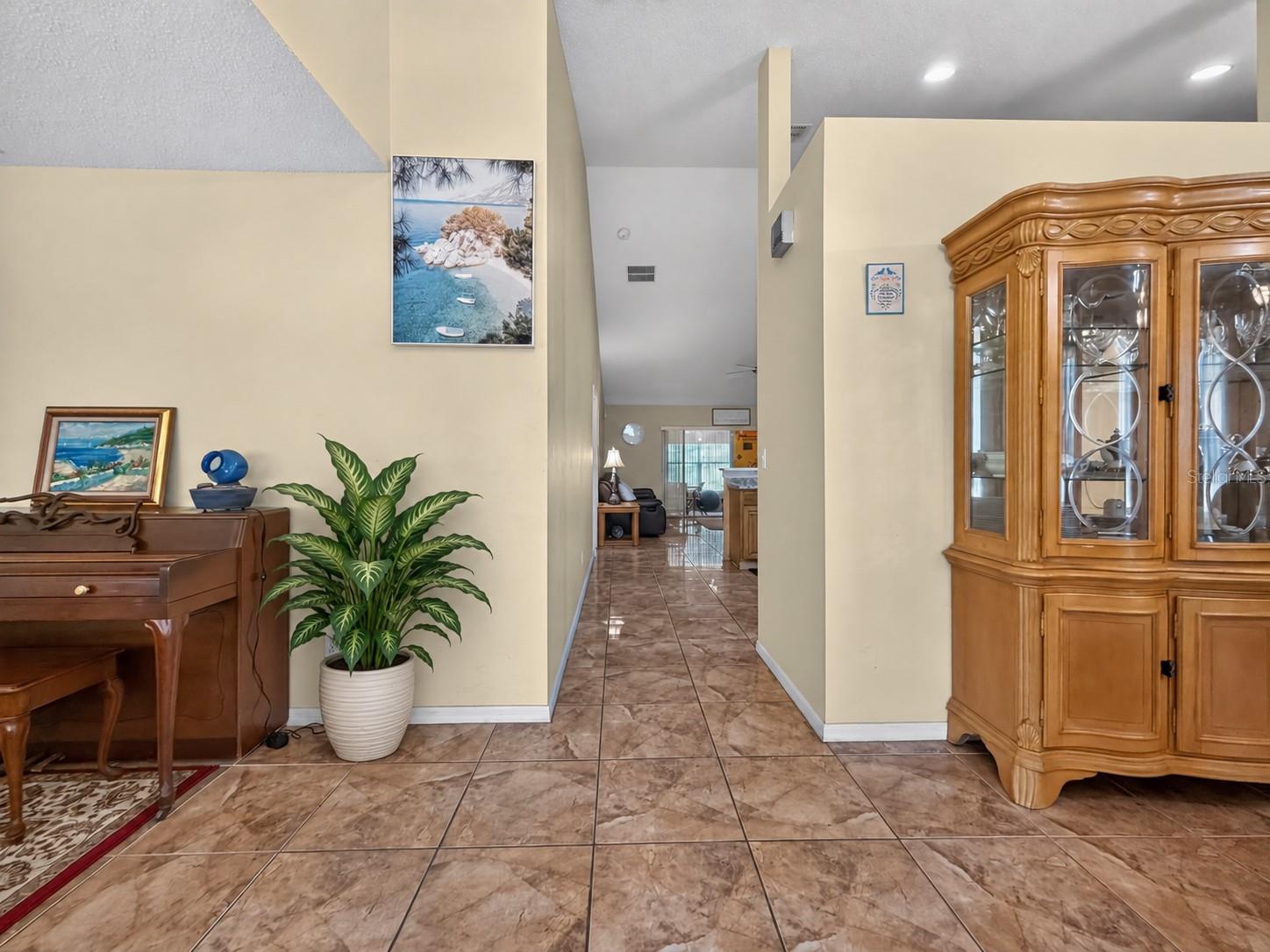1048 HILL MOUNT DRIVE, Minneola, FL 34715